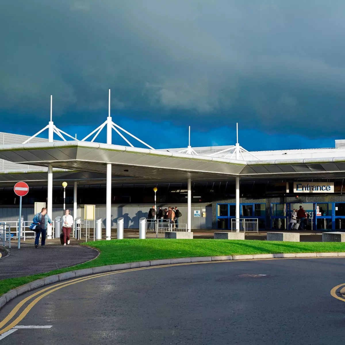 0 Facade of the Belfast international airport