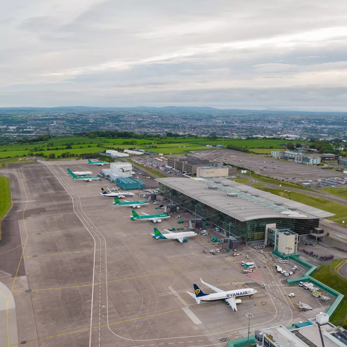 2 aer lingus cork airportjpeg