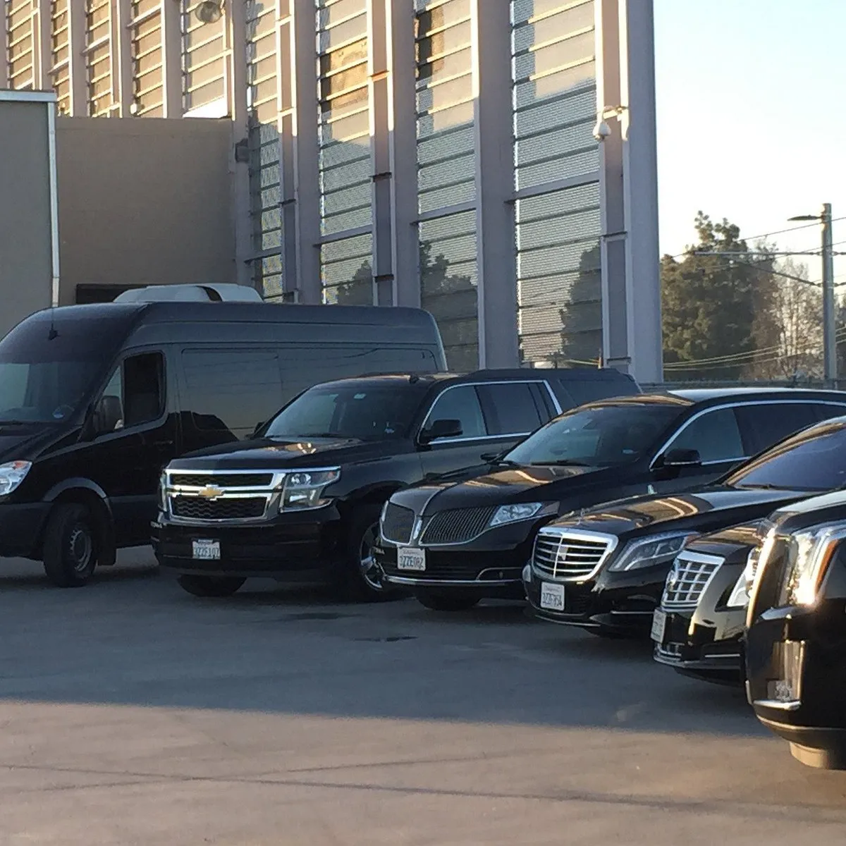 winn-limousine-service Ancaster Airport Limo
